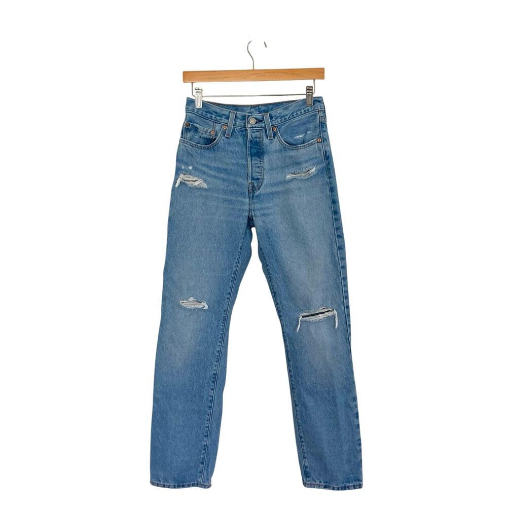 Medium Wash Distressed Levi's 501 26X30 (Actual 28X29)